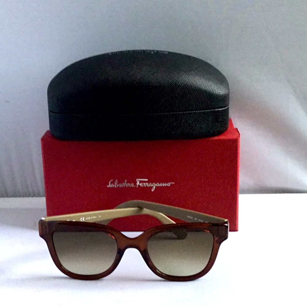 SALVATORE FERRAGAMO SUNGLASSES FOR WOMEN